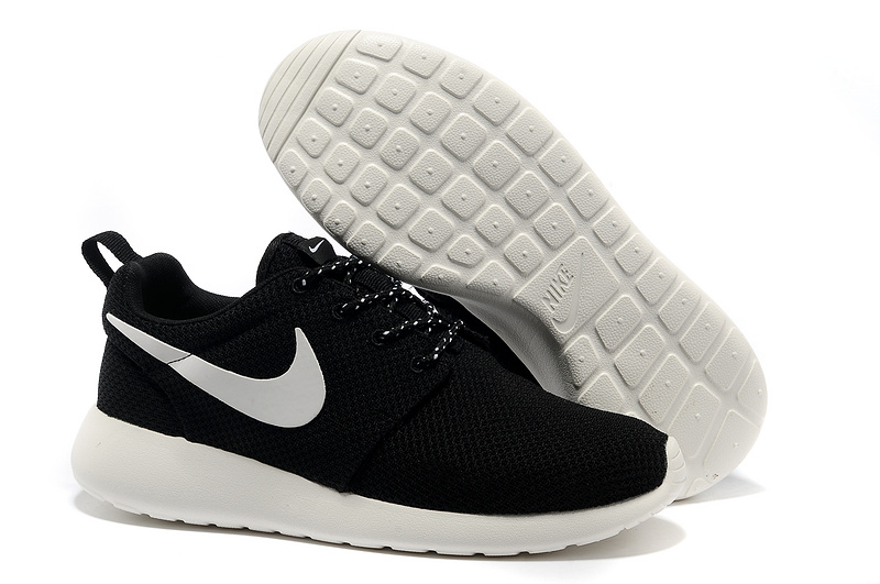 rosh run nike noir et blanc